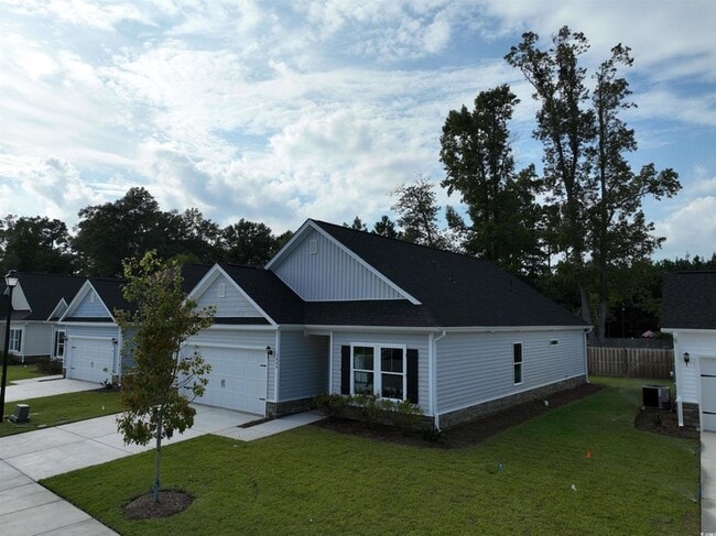 Photo - 1052 Moen Lp
