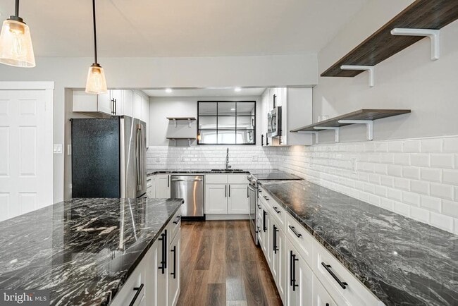 Photo - 239 Smallwood Ct