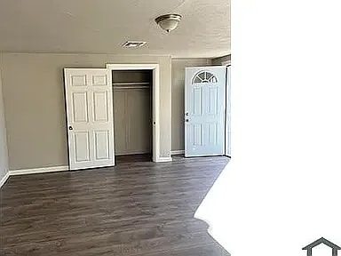 Photo - 212 W Blacklidge Dr