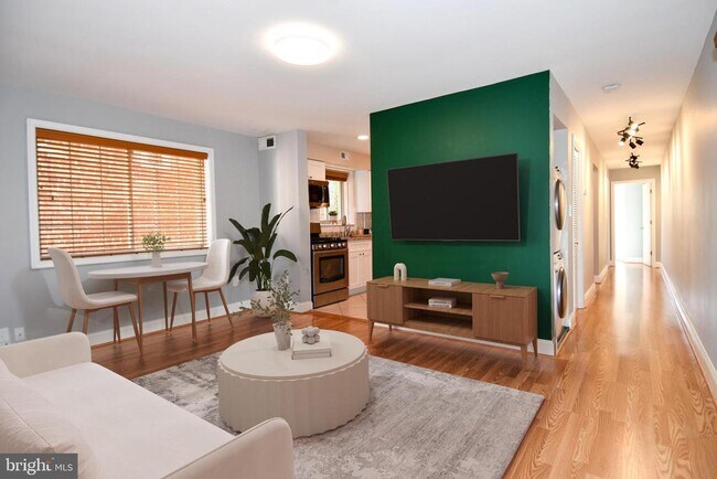 Building Photo - 718 Park Rd NW Unit 4