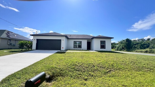 Beautiful 3 BR / 2 BA Home in Palm Bay! - Beautiful 3 BR / 2 BA Home in Palm Bay!