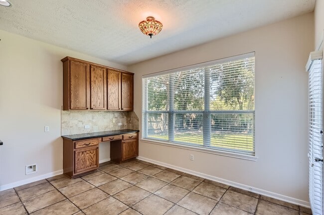Photo - 1907 Silver Brook Ln