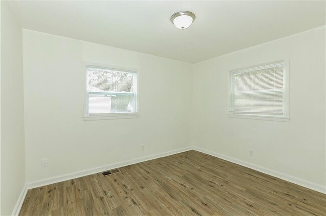 Photo - 363 Argus Cir NW