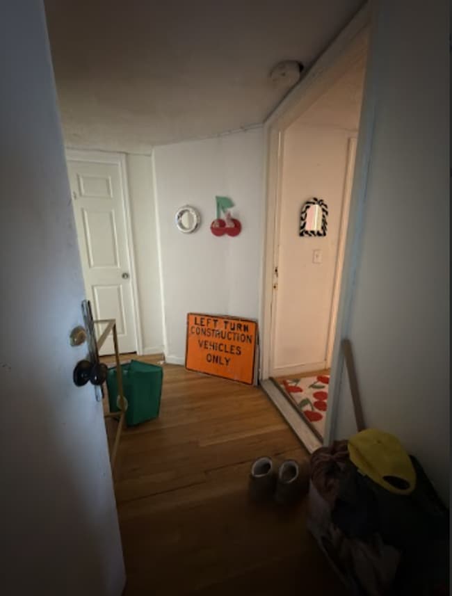 Photo - 3 Bed Each with their OWN BATHROOM!!!! Living Room