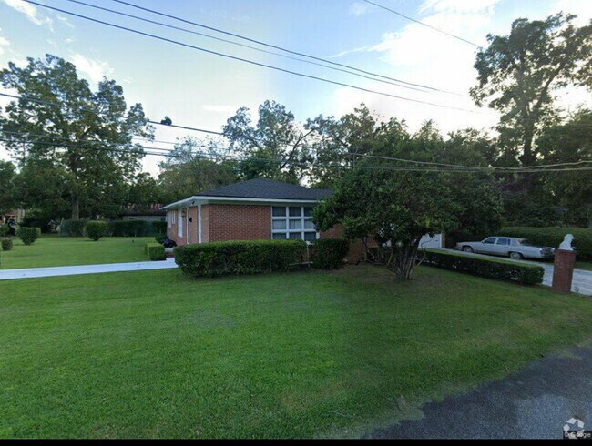 Building Photo - 801 S Walker St Rental