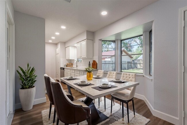 Photo - 2112 Sierra Dr