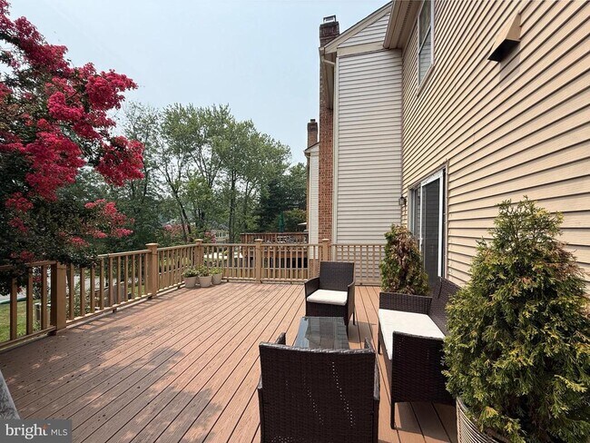 Photo - 7136 Swansong Wy