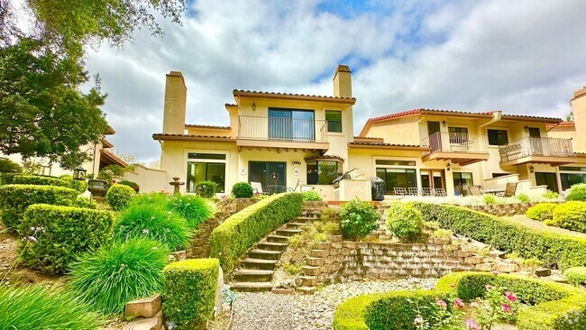 Building Photo - Stunning and Well Appointed High-End Two-S... Rental