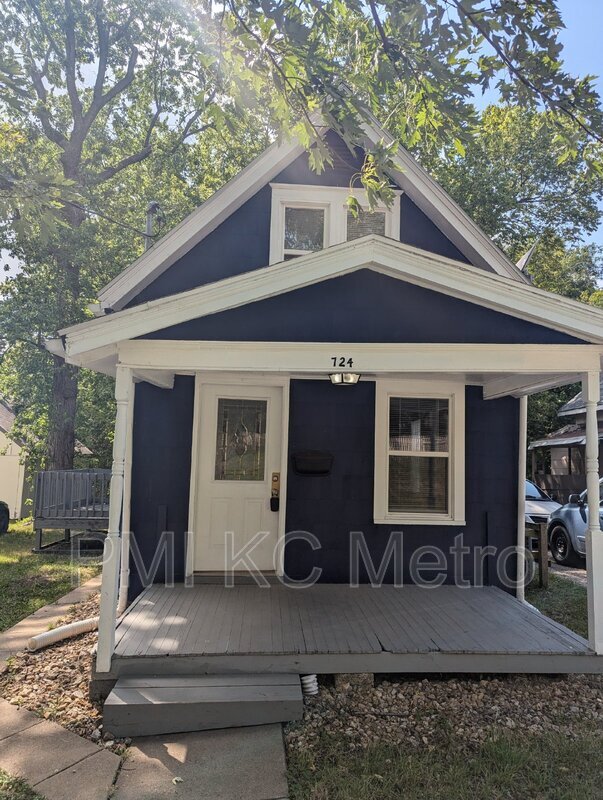 Photo - 724 S Grand Ave