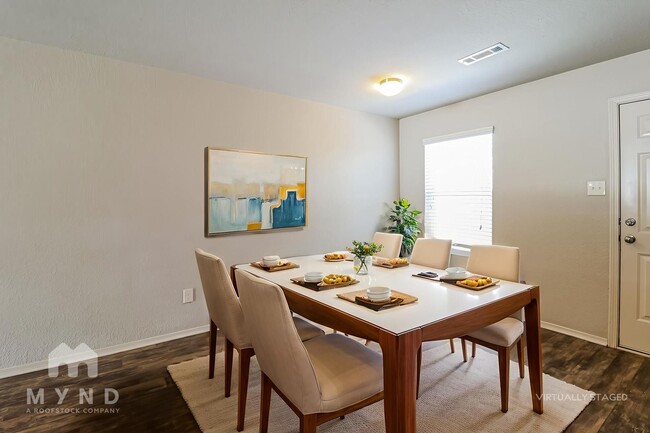 Photo - 942 Pinehurst Loop