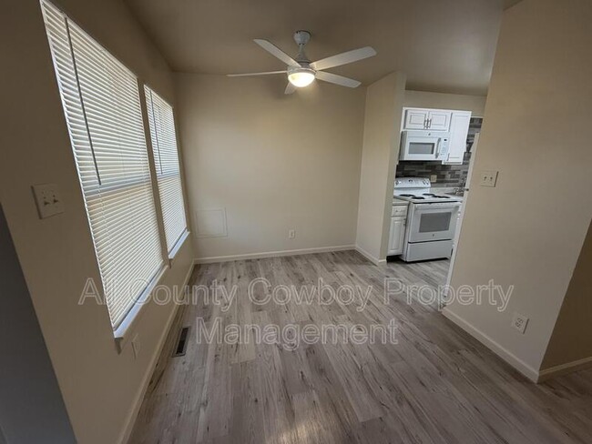 Photo - 1145 W Leisher Rd
