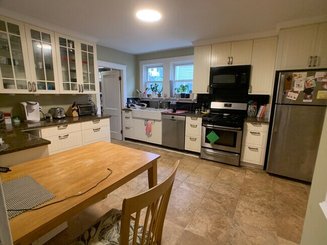 Photo - 120 Nonantum St Unidad 1