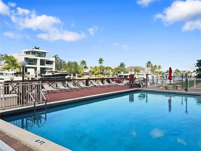 Photo - 1777 SE 15th St Unidad 302