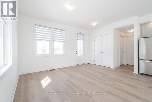 Photo - 4 Danielle Cres