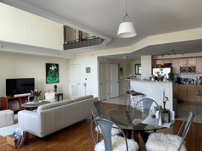 Photo - 1650 Wilson Blvd Unidad 407