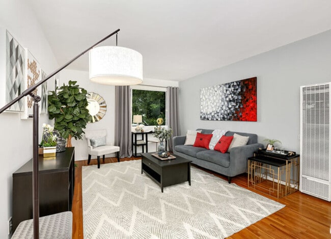2427 Centinela Ave Unit #G