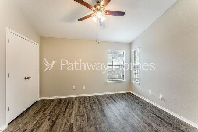 Photo - 920 Fairbanks Cir