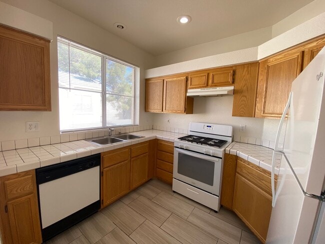 Photo - 1 Bedroom Condo - W Tropicana/Decatur - 2nd floor unit. Unidad #2062