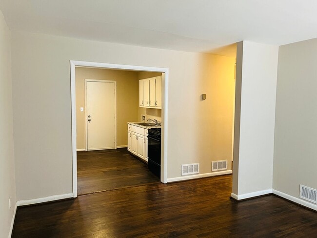 Photo - 3041 North St Unit 3043 North St -  B