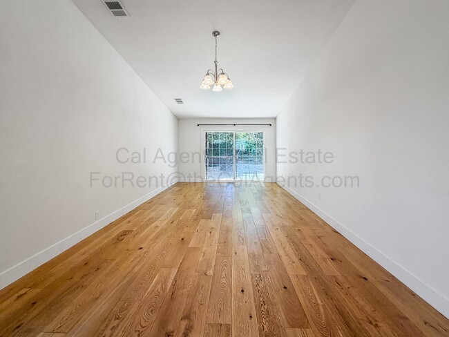 Photo - 4207 Queen Anne Dr