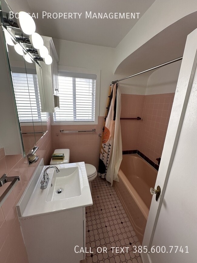 Photo - 7527 S Jefferson St