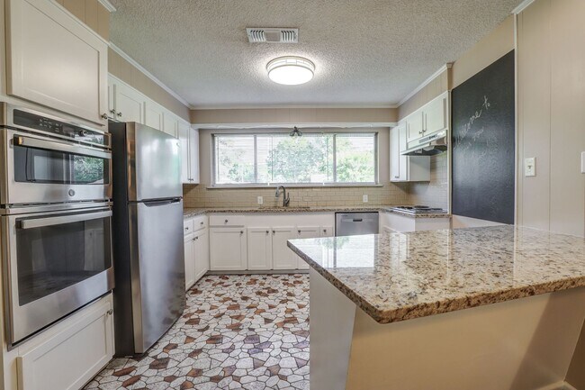 Photo - 3 Bedroom 2 Bathroom Home in Wake Village, TX