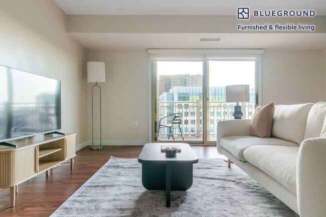 Photo - 4001 9th St N Unidad FL15-ID1117