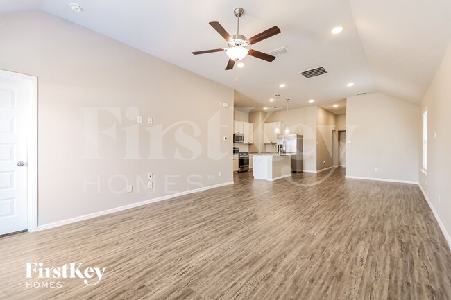 Photo - 3361 Duncan Way