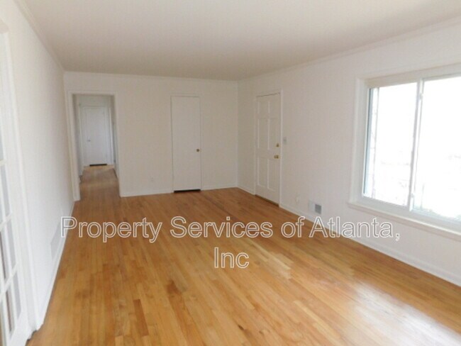 Photo - 2407 Summerland Dr