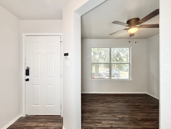 Photo - Gorgeous 3 bed 2.5 bath!