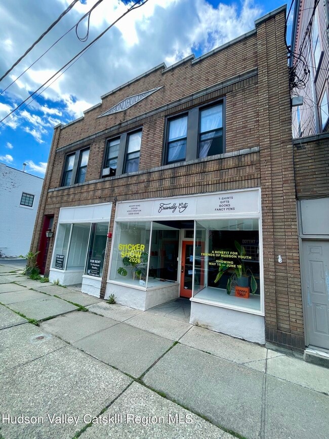 Building Photo - 725 Warren St