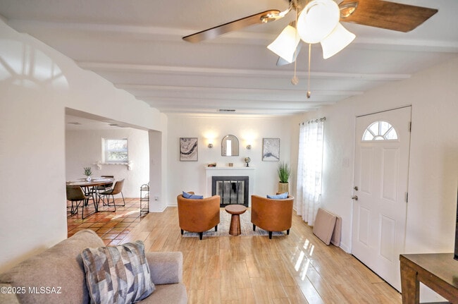 Photo - 2805 E Lee St