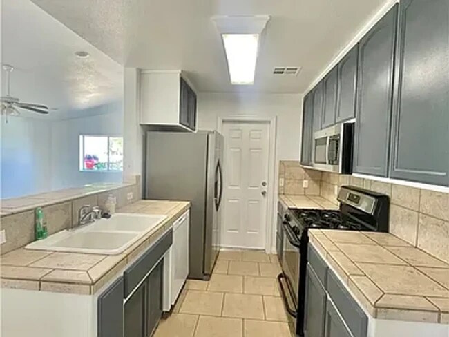 5932 La Buena Tierra Ave