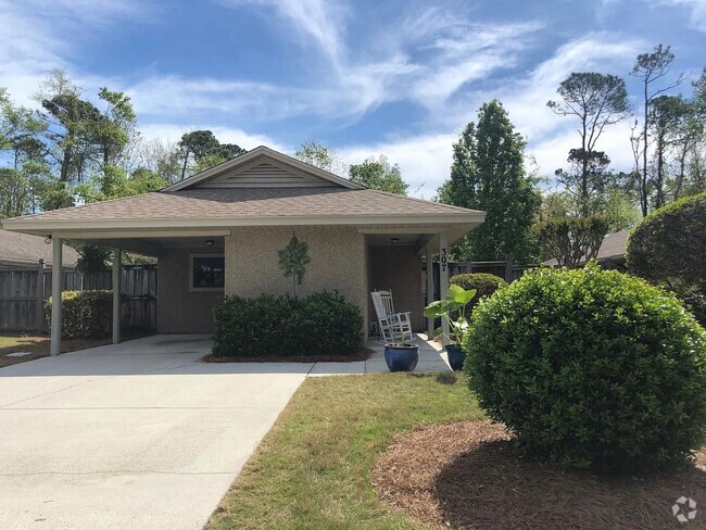 Building Photo - PEBBLE COVE - Patio home located within mi...