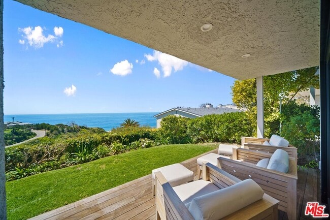Building Photo - 6817 Seawatch Ln