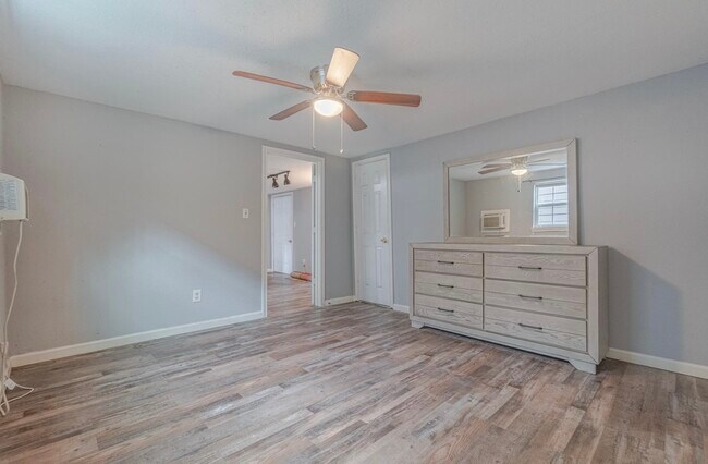 Photo - 4206 Walker St Unit B