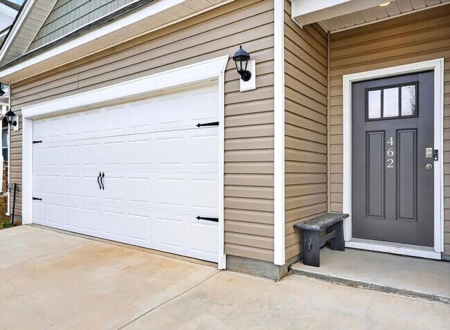 Photo - 462 Fenwick Dr