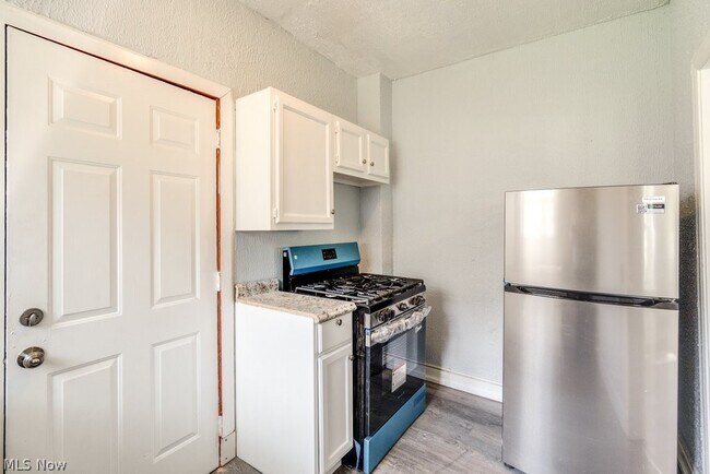 Photo - 2840 S Moreland Blvd