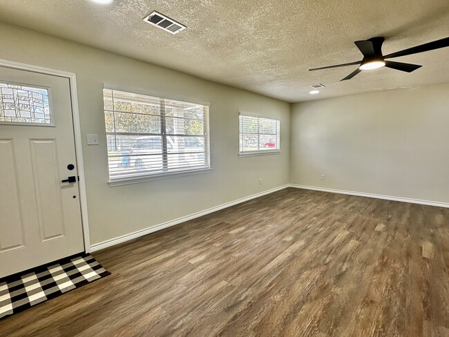 Building Photo - 1210 N Natchez Dr Rental