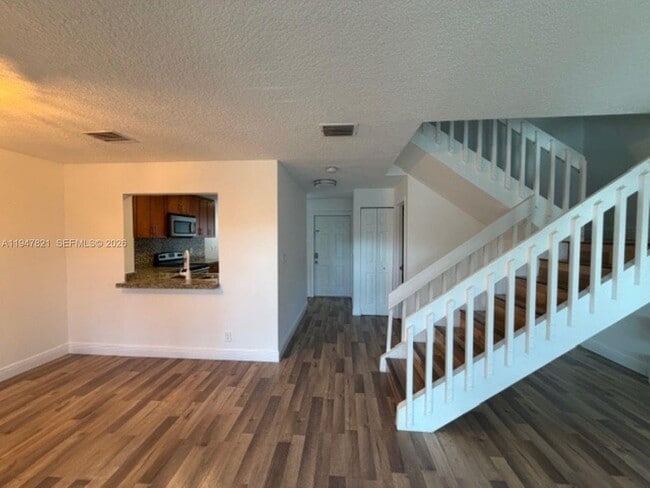 Photo - 1617 Cypress Pointe Dr