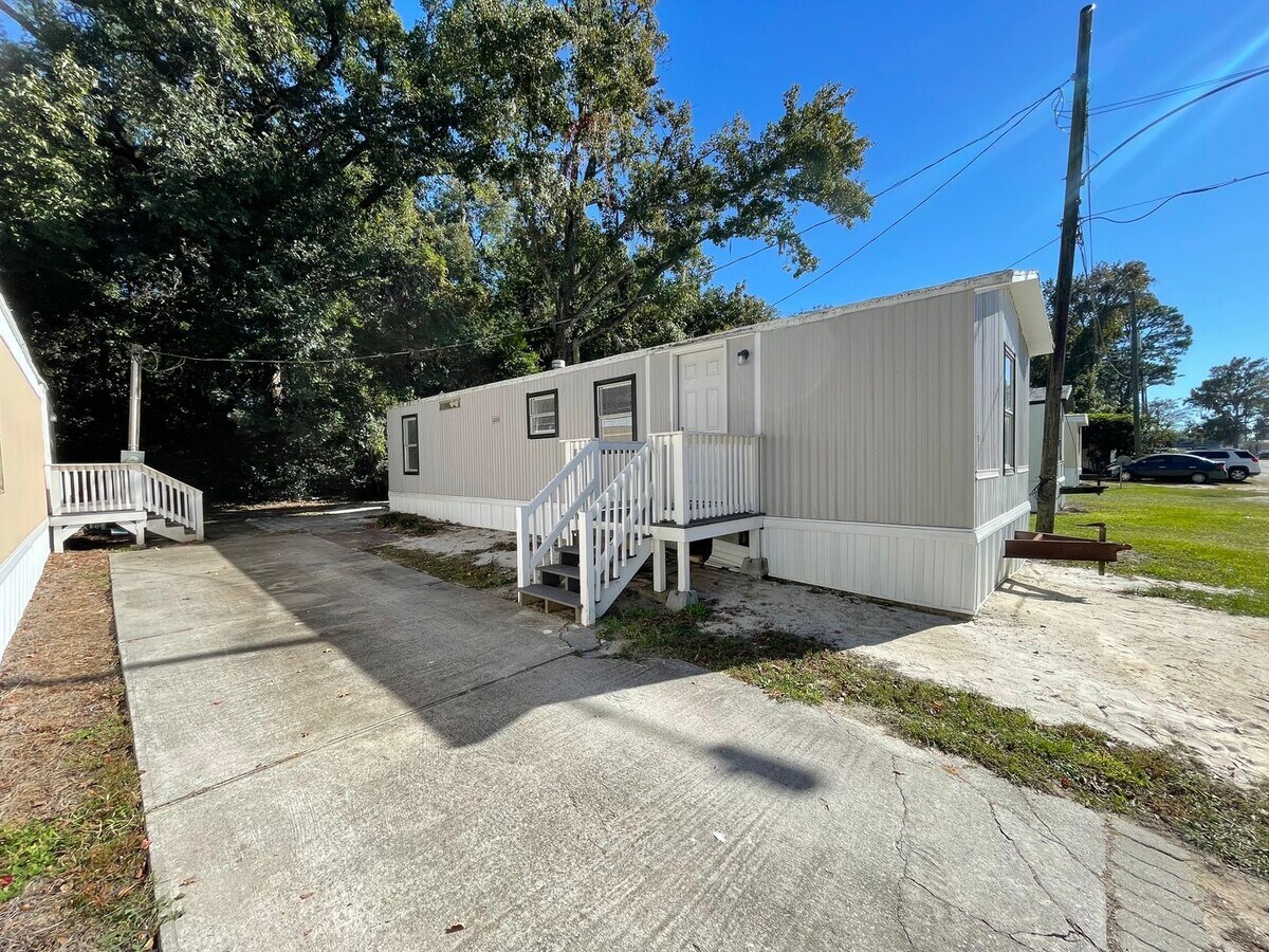 Photo - Colony Oaks Mobile Home Park