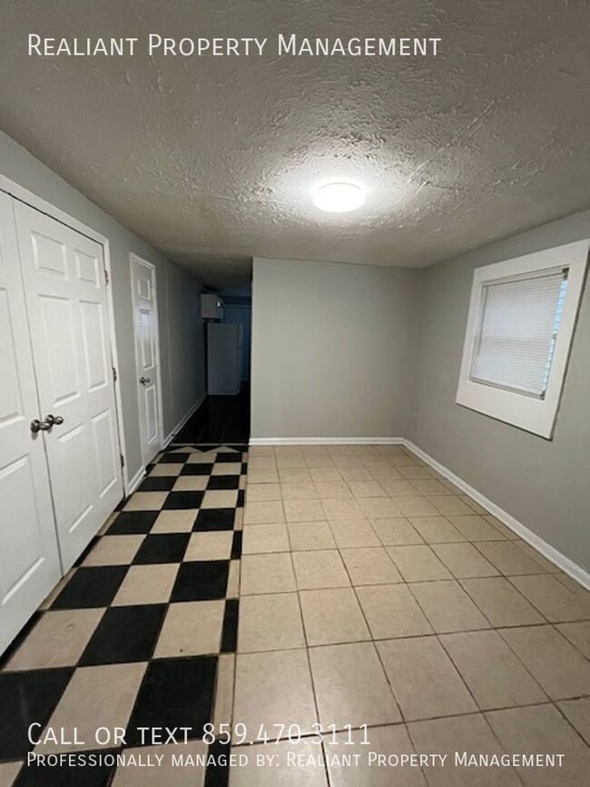 Photo - 728 N. Broadway-B Unidad B