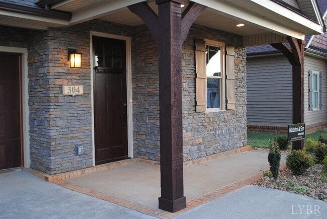 Photo - 304 Hunterdale Dr