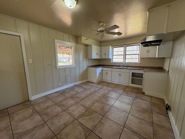 Photo - Amazing 4 bedroom/ 2bath house on beautiful lot!