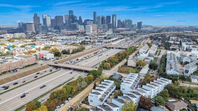 Photo - 2911 Chartres St