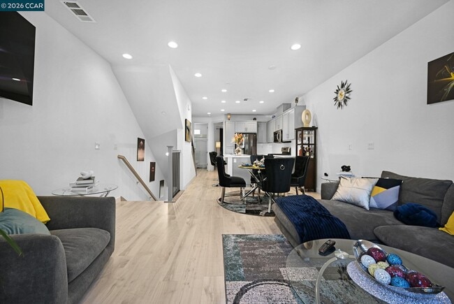 Photo - 296 Laurel Knoll Dr