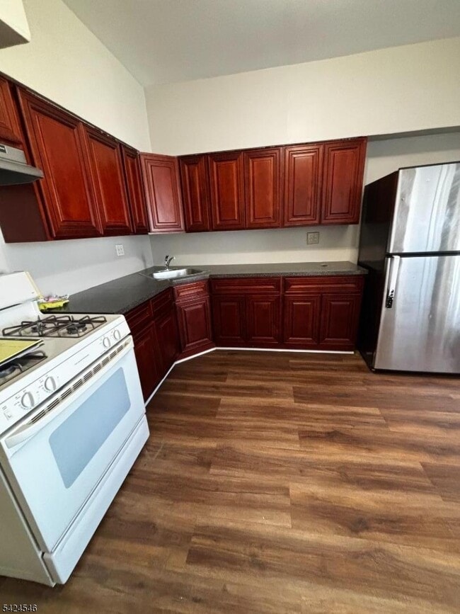 Photo - 203 Lawrence St