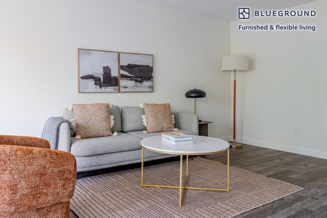 Photo - 2721 Midtown Ct Unidad SI FL2-ID2146