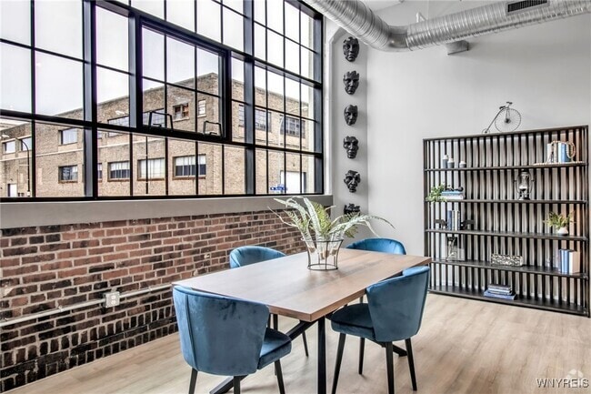 Building Photo - 628 Ellicott St Rental