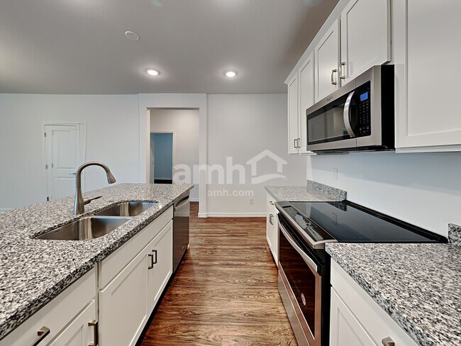 Photo - 881 S 150th Dr